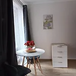 Apartament Brzozowa 4 *
