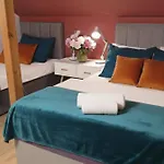 Apartament Brzozowa 4 *